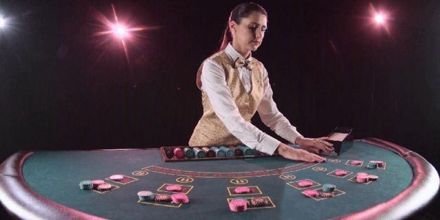 Vai trò của người chia bài trong casino